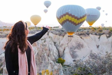 Sunrise Cappadocia Balloon Watching Tour with Photographer